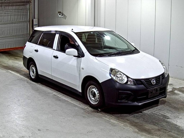 NISSAN AD 2019