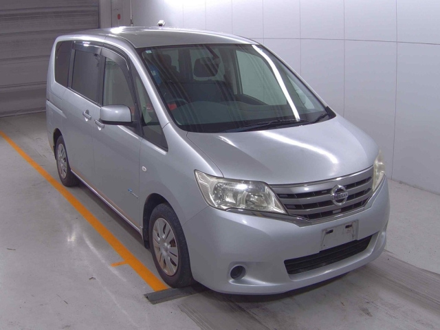 NISSAN SERENA 2013