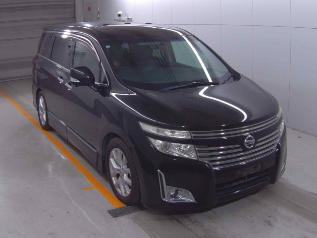 NISSAN ELGRAND 2010