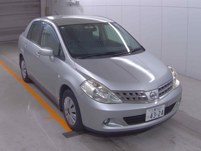 NISSAN TIIDA LATIO 2010