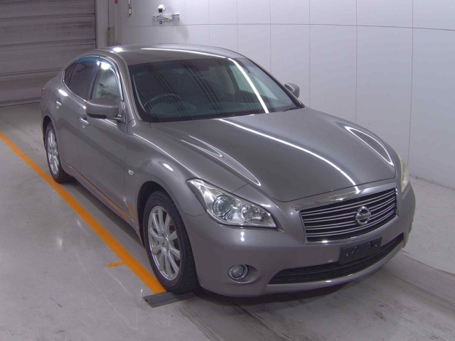 NISSAN FUGA 2010