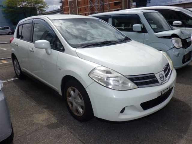 NISSAN TIIDA 2012