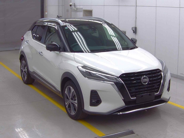 NISSAN KIX 2021