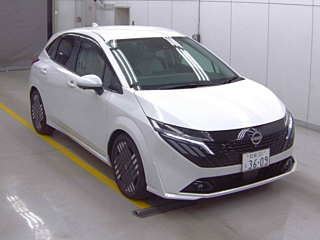 nissan aura