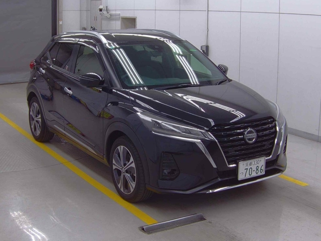 NISSAN KIX 2020