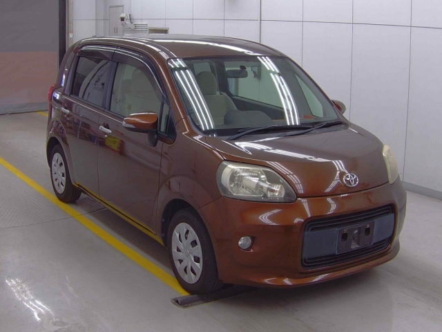 TOYOTA PORTE 2012