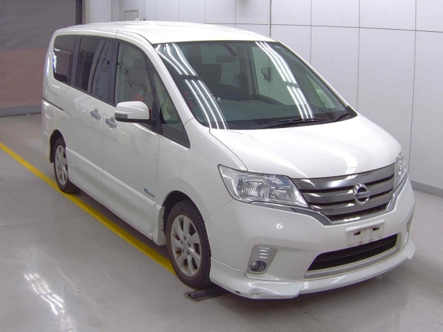 NISSAN SERENA 2013