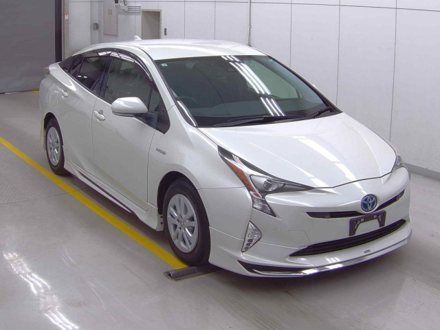 TOYOTA PRIUS 2017