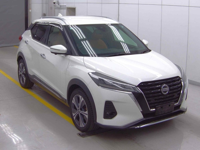 NISSAN KIX 2020
