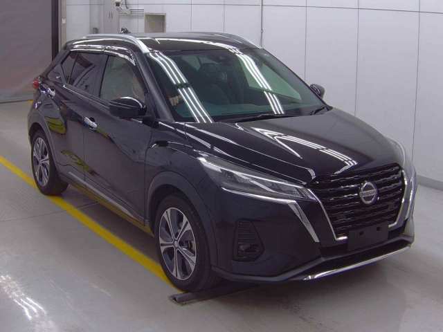 NISSAN KIX 2020
