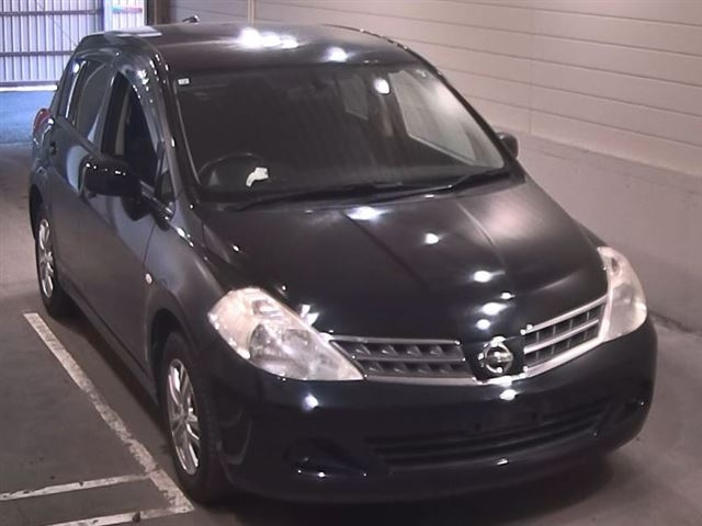 NISSAN TIIDA 2010