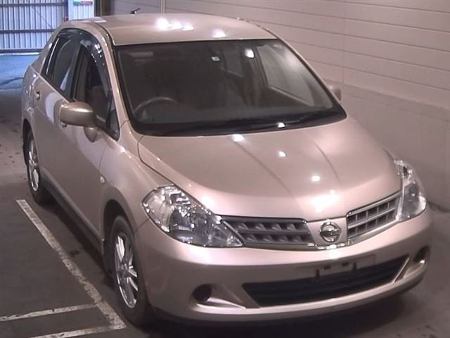 NISSAN TIIDA LATIO