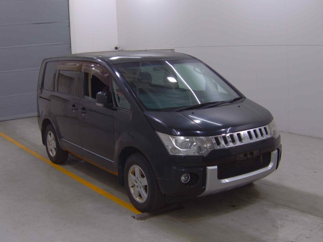 MITSUBISHI DELICA D5 2012