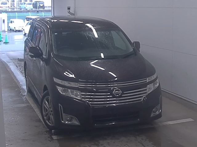 NISSAN ELGRAND 2010