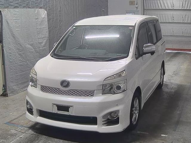 TOYOTA VOXY 2012
