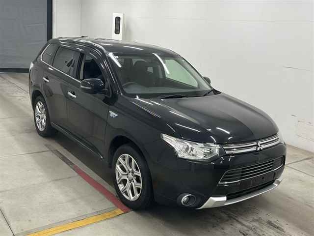 MITSUBISHI OUTLANDER PHEV 2015
