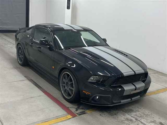 FORD MUSTANG