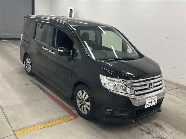 HONDA STEP WAGON 2014