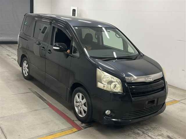 TOYOTA NOAH 2007