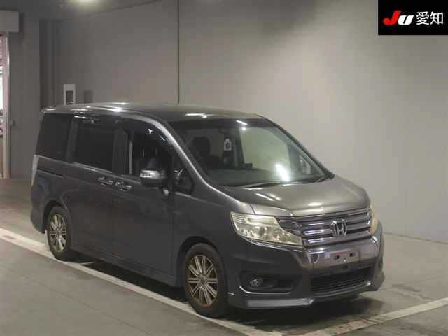 HONDA STEP WAGON 2013