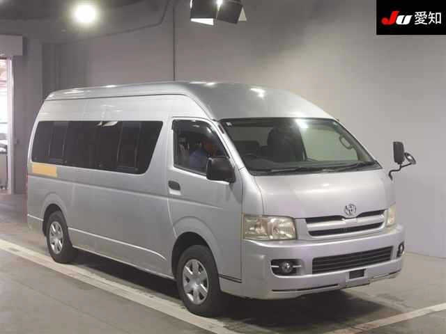 TOYOTA HIACE