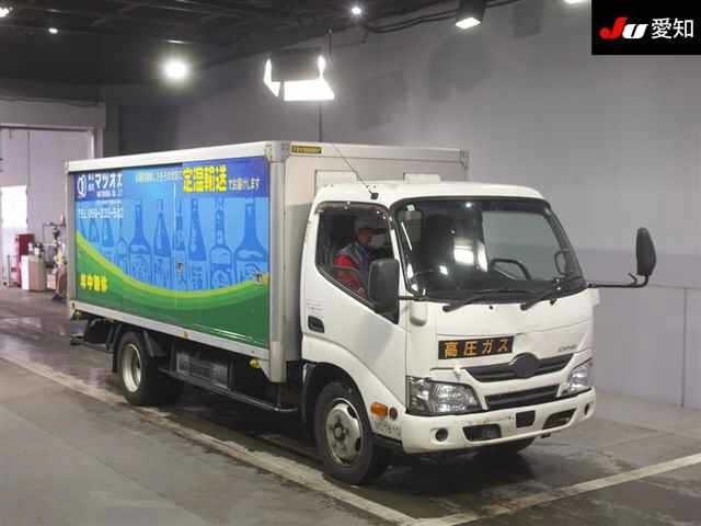 TOYOTA DYNA