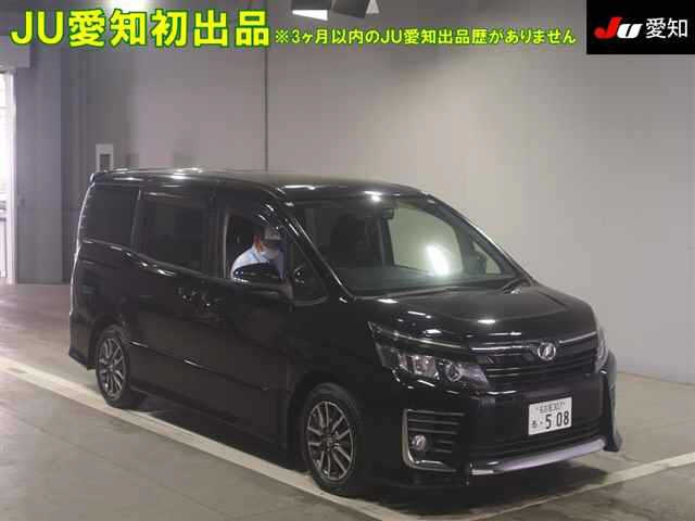 TOYOTA VOXY 2014