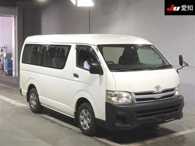 TOYOTA HIACE 2010