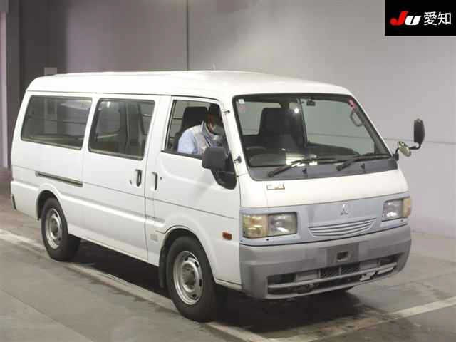 MITSUBISHI DELICA 2009