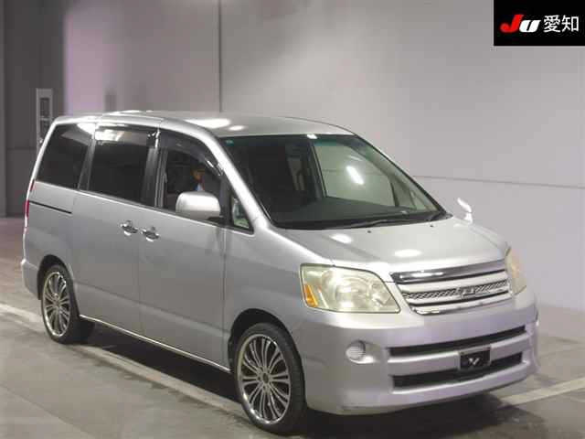 TOYOTA NOAH 2006