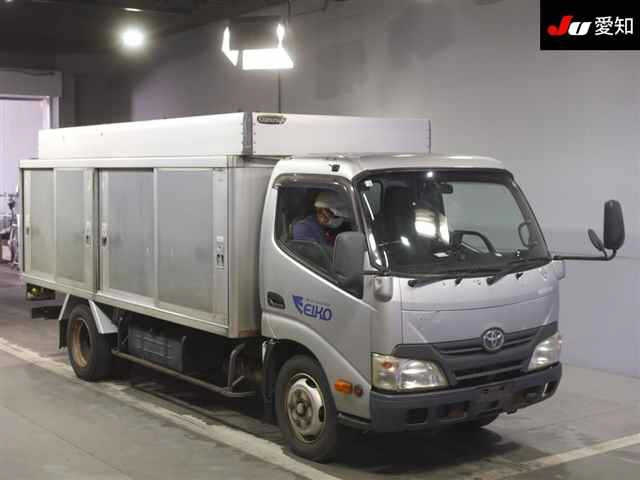 TOYOTA DYNA
