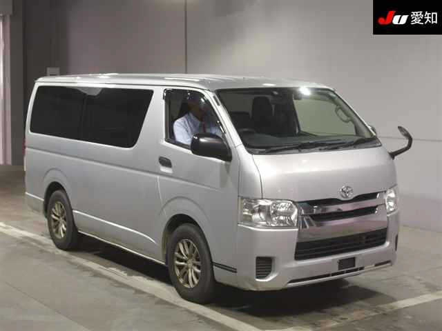 TOYOTA HIACE VAN 2015