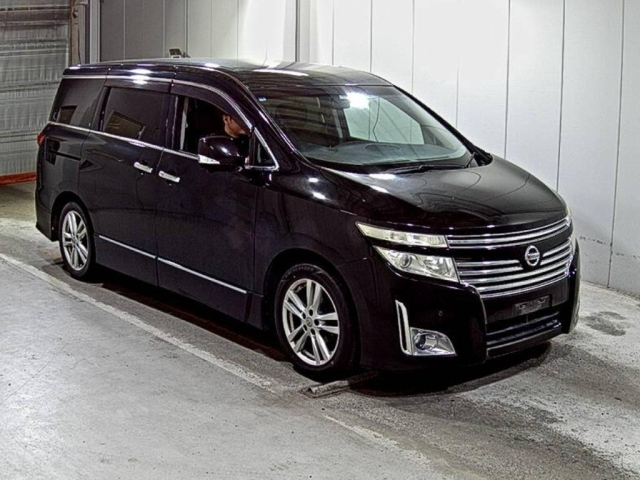 NISSAN ELGRAND 2010