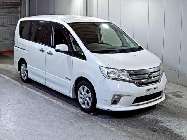 NISSAN SERENA