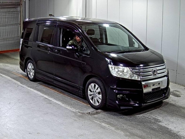 HONDA STEP WAGON 2010