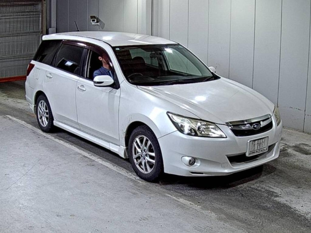 SUBARU EXIGA 2011