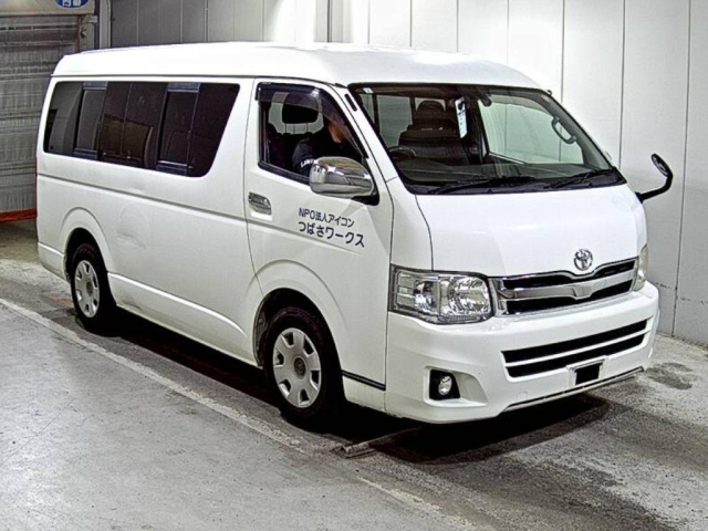 TOYOTA HIACE 2013