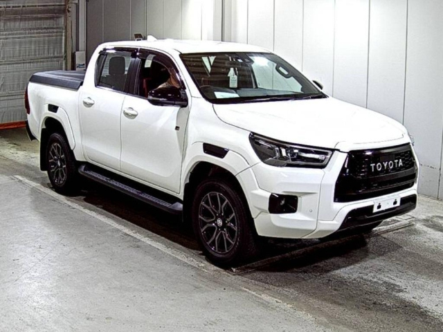 TOYOTA HILUX 2023