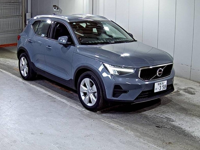 VOLVO XC40 2022