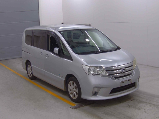 NISSAN SERENA