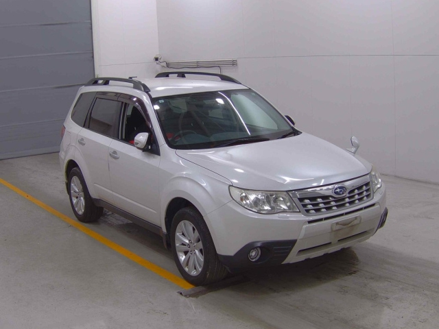 SUBARU FORESTER 2011
