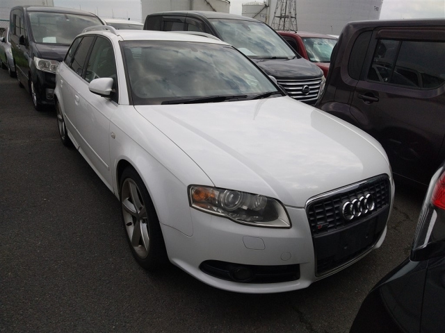 AUDI A4 2008