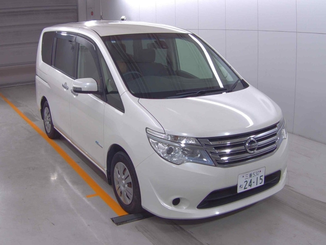 NISSAN SERENA 2015