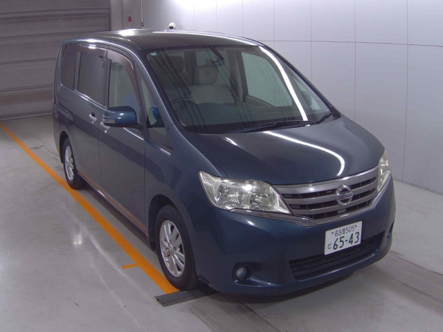 NISSAN SERENA 2011