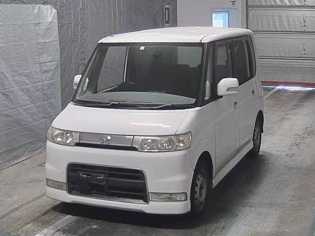 DAIHATSU TANTO 2006