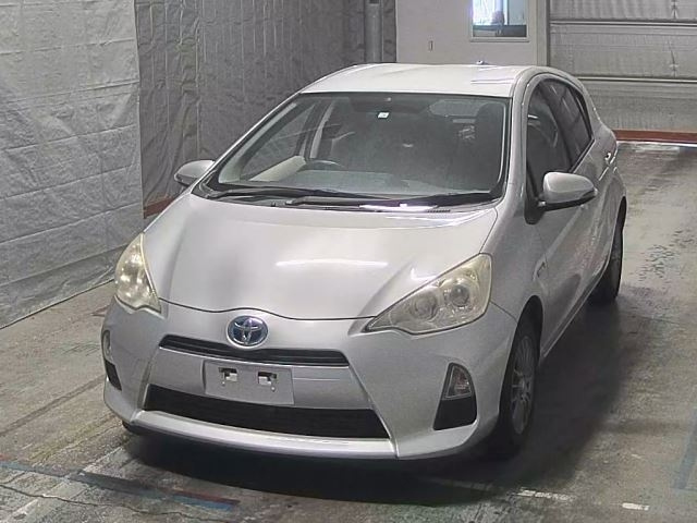 TOYOTA AQUA 2012