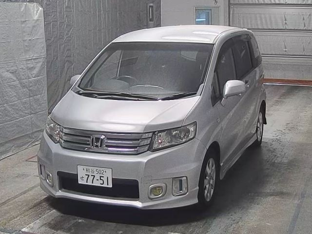 HONDA FREED 2011
