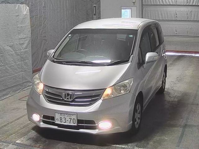 HONDA FREED 2013