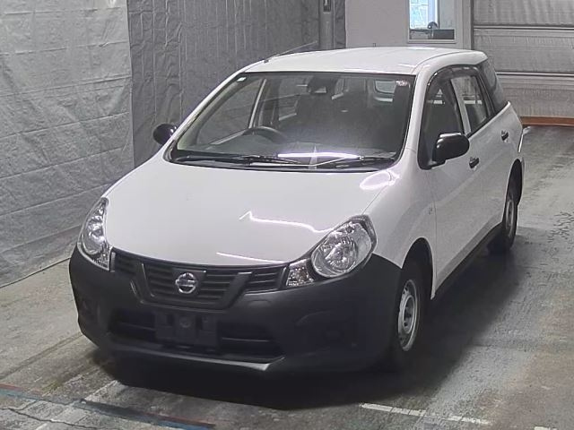 NISSAN AD 2020