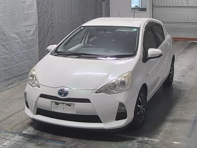 TOYOTA AQUA 2012